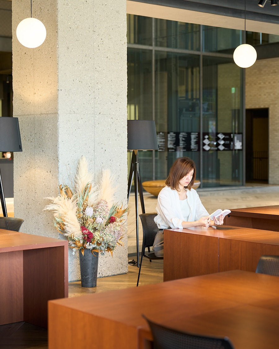 【法人向け 立て札付】企業様のこれからの時間に寄り添う、ドライフラワーの祝花｜フローリストおまかせ　