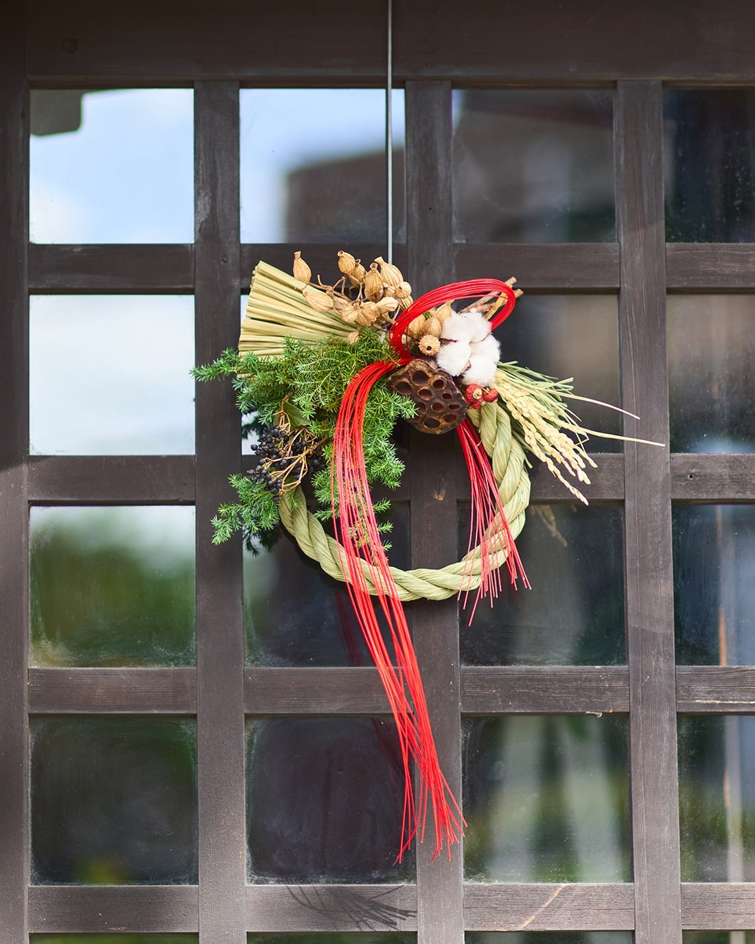 慶びを編む、赤い水引のお正月飾り 商品ページ - 土と風の植物園