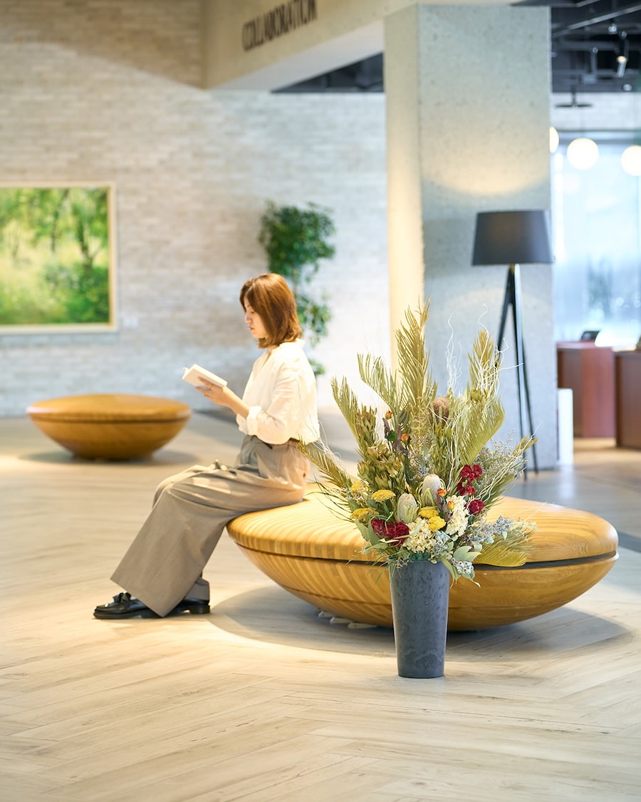 【法人向け 立て札付】企業様のこれからの時間に寄り添う、ドライフラワーの祝花｜フローリストおまかせ　