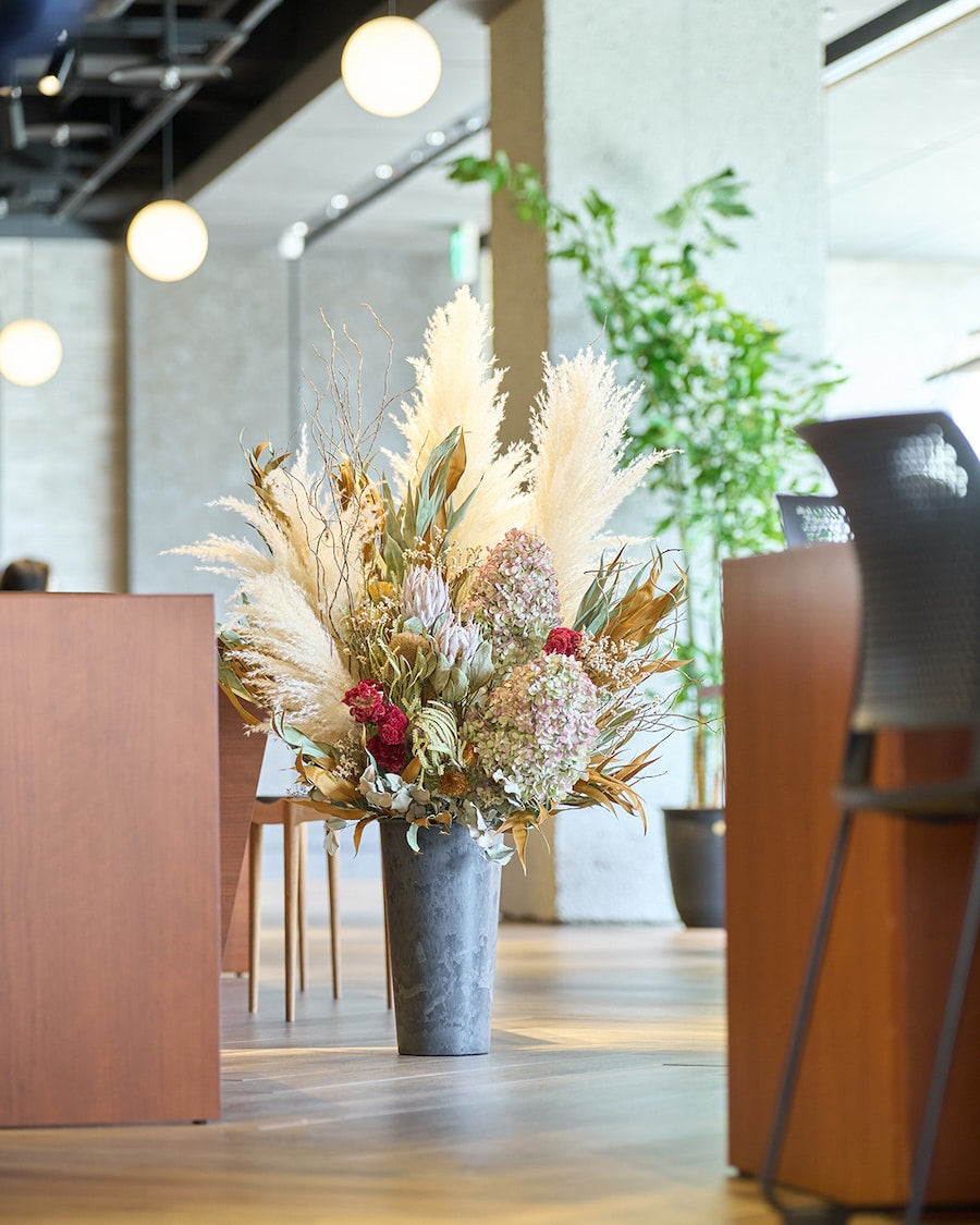 【法人向け 立て札付】企業様のこれからの時間に寄り添う、ドライフラワーの祝花｜フローリストおまかせ　