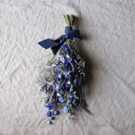 ラベンダーとデルフィニュームのスワッグ