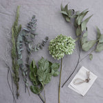 ＜シー・ユー・トゥモロー＞紫陽花・ウーリーブッシュ・ユーカリのスワッグ