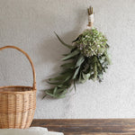 ＜シー・ユー・トゥモロー＞紫陽花・ウーリーブッシュ・ユーカリのスワッグ