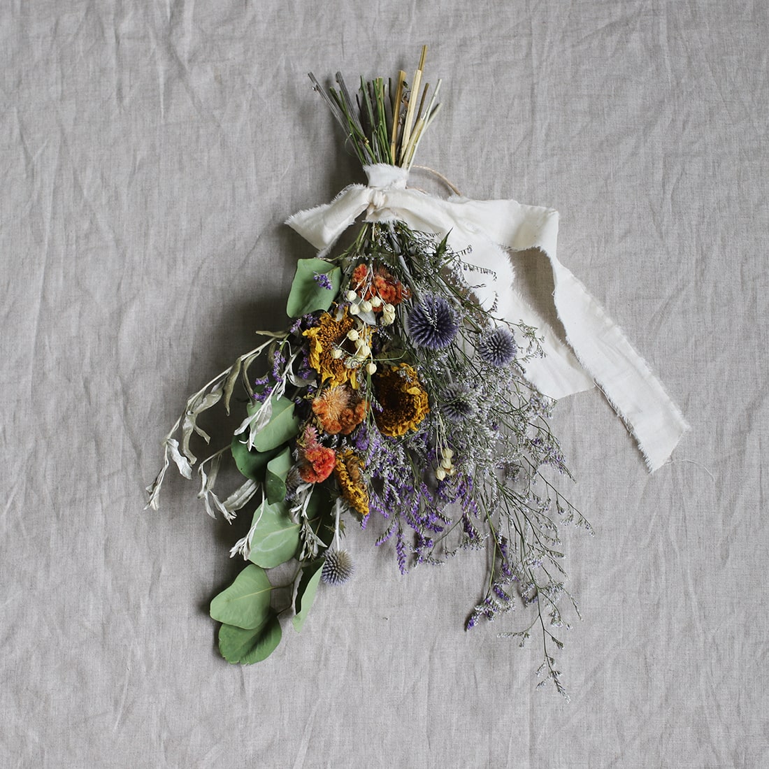 完成品スワッグ］向日葵・ルリ玉アザミ・スターチス＜モネの向日葵  