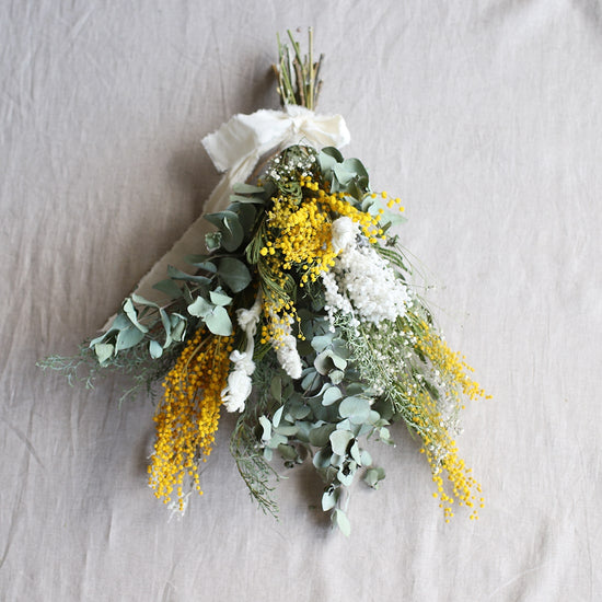 ＜たからもの＞ミモザ・カスミソウ・ラムズイヤーのスワッグ