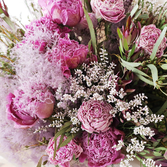 ＜麗しいひと＞芍薬とスモークツリーのブーケ