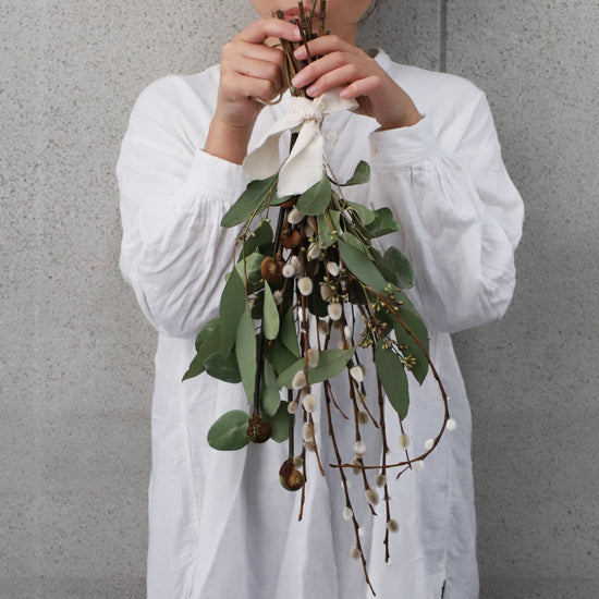 ネコヤナギとユーカリのスワッグ