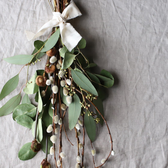 ネコヤナギとユーカリのスワッグ